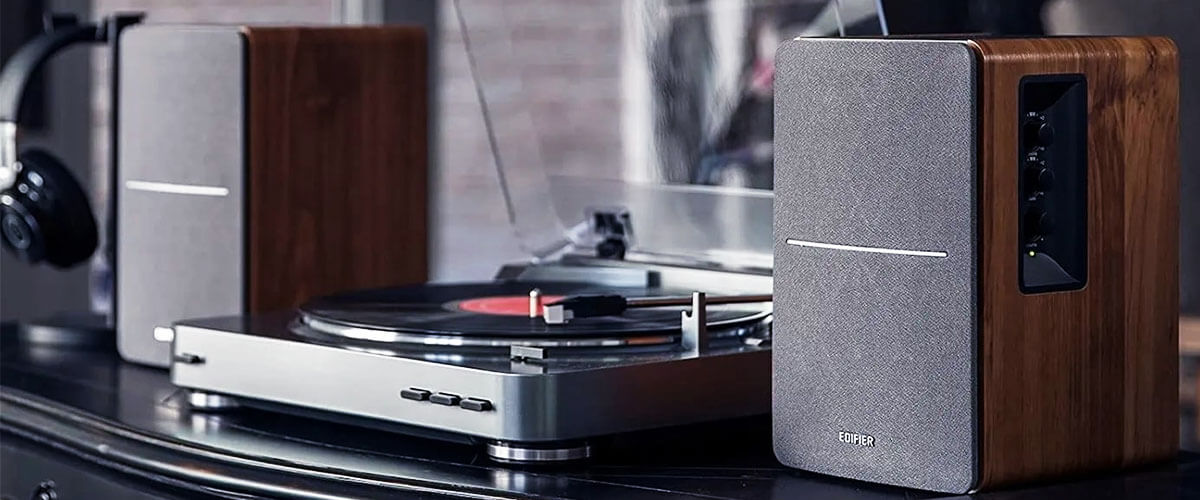 what to look for when choosing a vinyl player